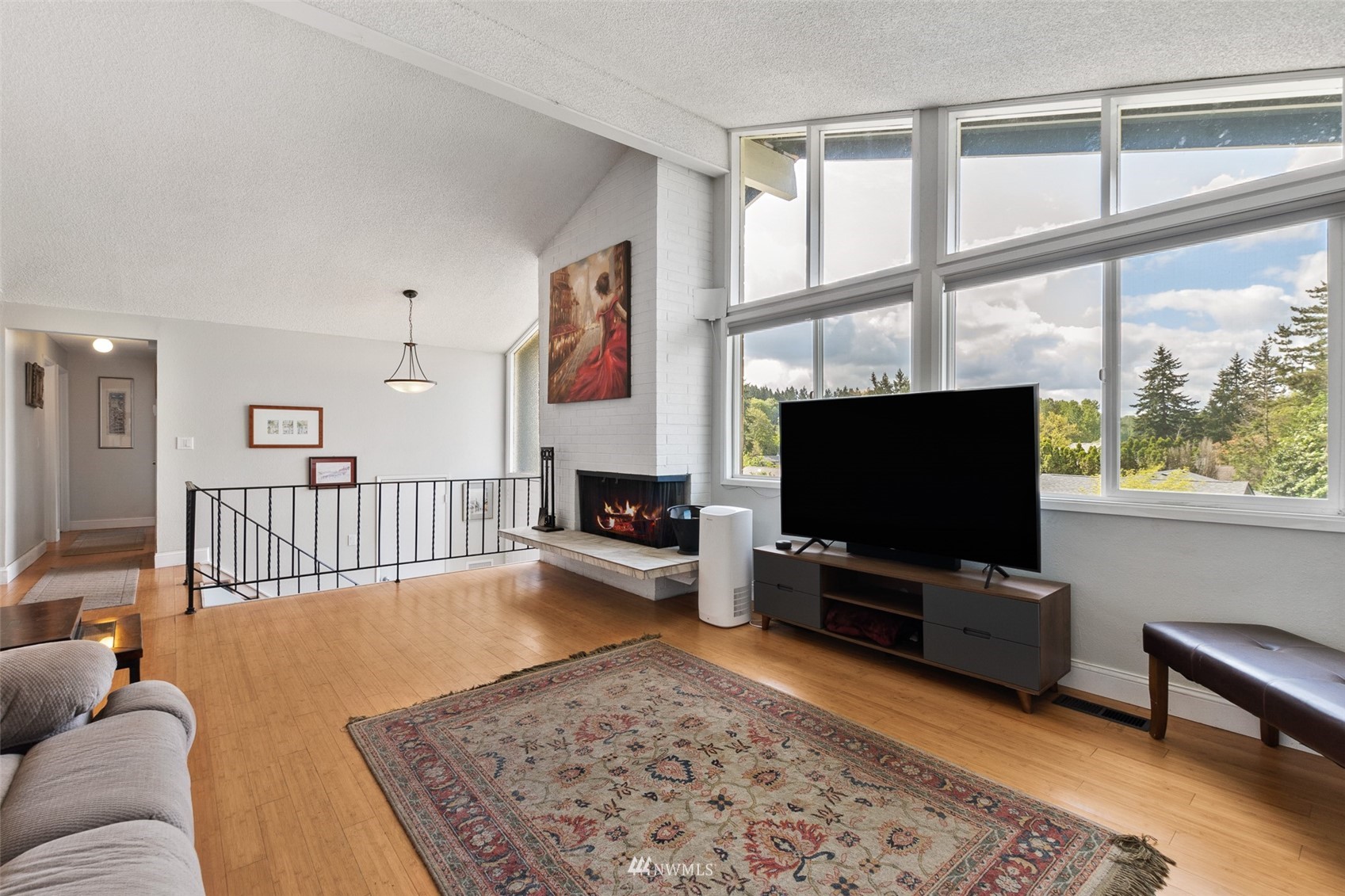 13232 Southeast 160th Place Renton, WA 98058 - Photo 4 of 26 Gallery Image 4