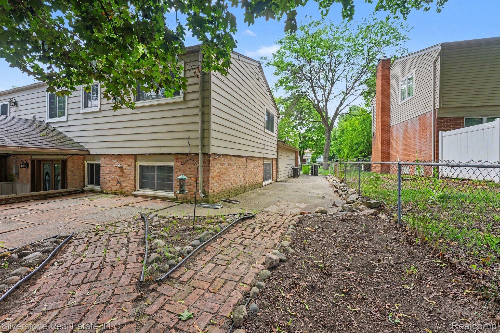 547 Reed Street Northville, MI 48167 - Photo 29 of 38 029_file_3043.jpg
