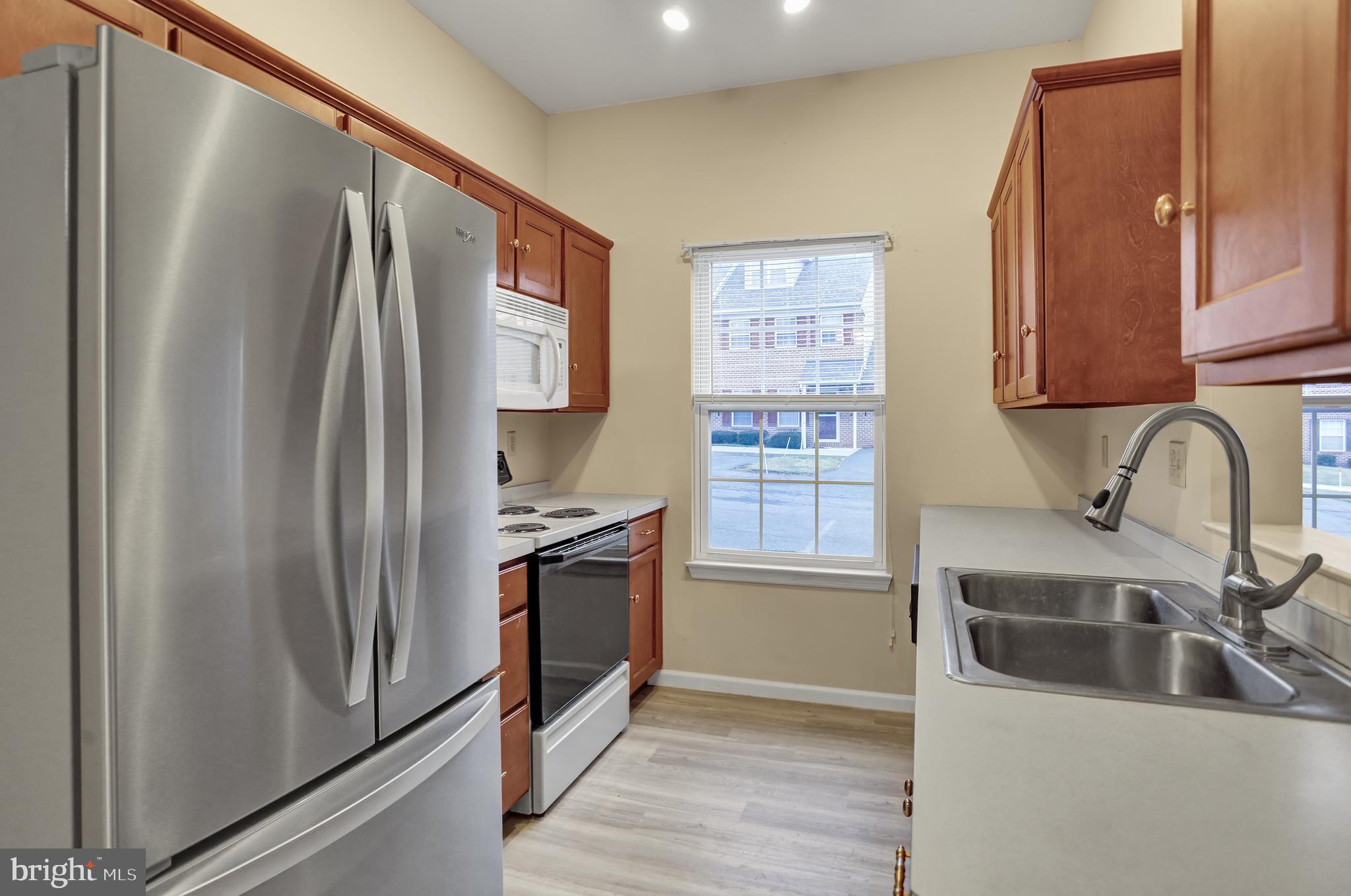 27 Charlemont Court Reading, PA 19607 - Photo 2 of 27 Kitchen