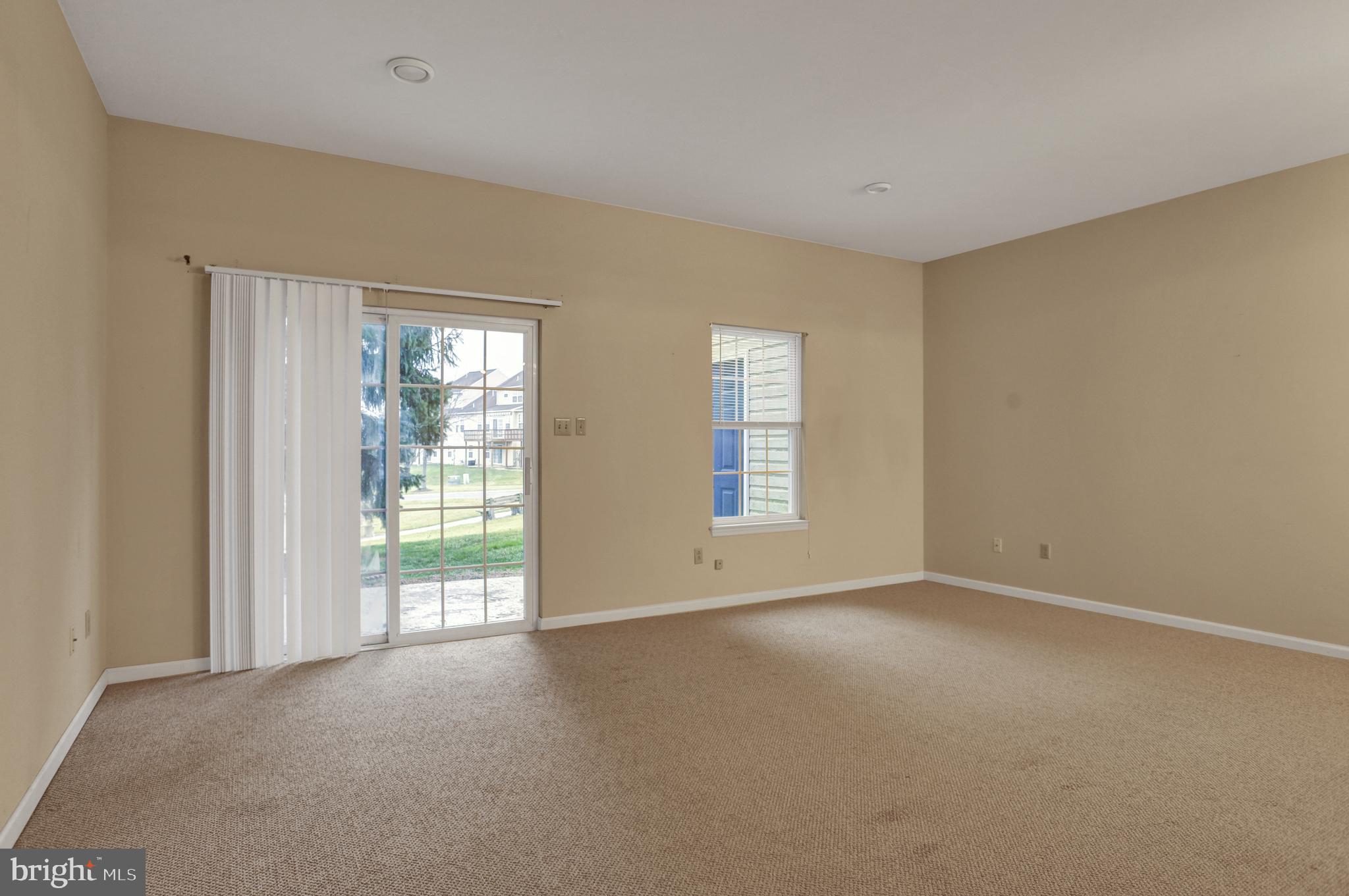 27 Charlemont Court Reading, PA 19607 - Photo 12 of 27 Living Room