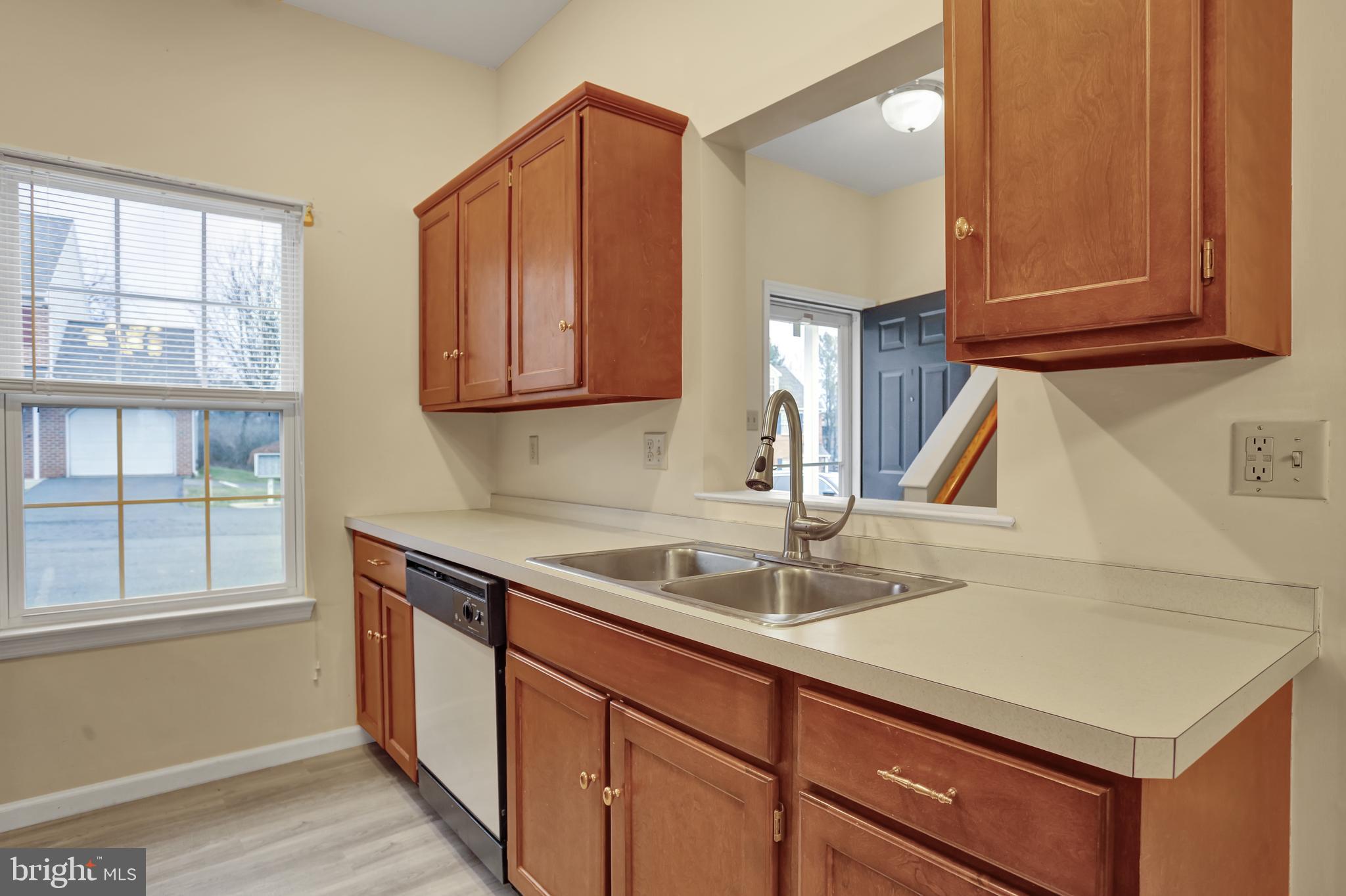 27 Charlemont Court Reading, PA 19607 - Photo 3 of 27 Kitchen