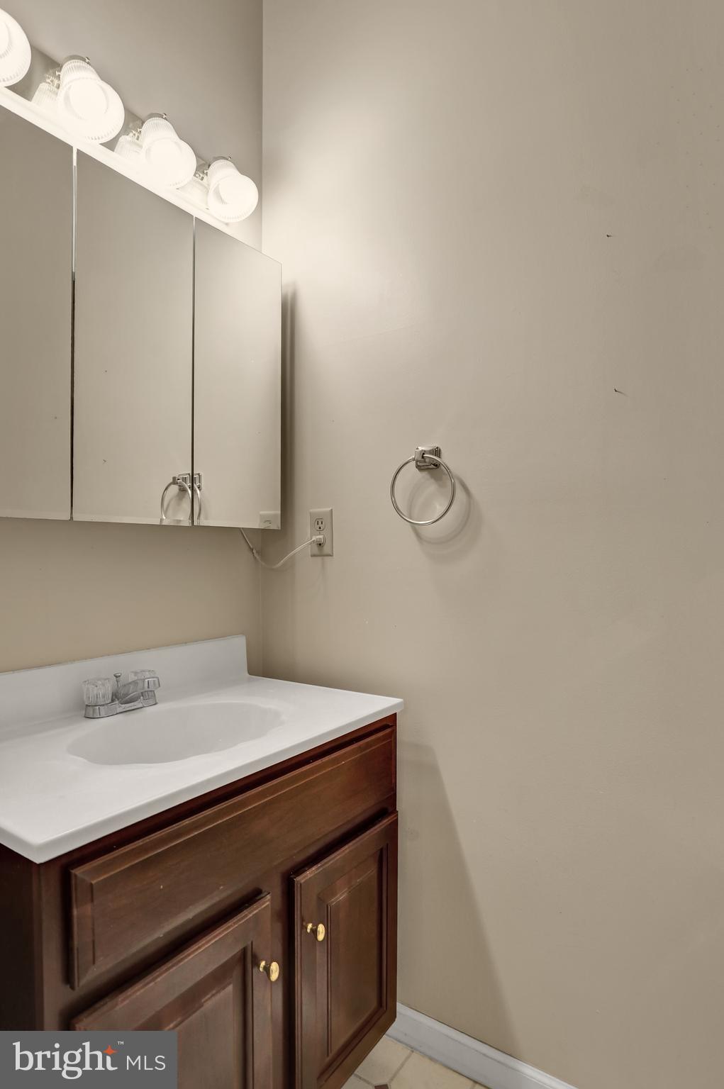 27 Charlemont Court Reading, PA 19607 - Photo 25 of 27 1st Floor Powder Room