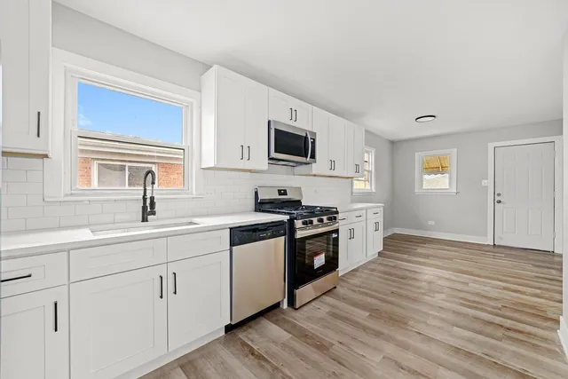 $315,000 | 233 32nd Avenue, Bellwood, IL 60104