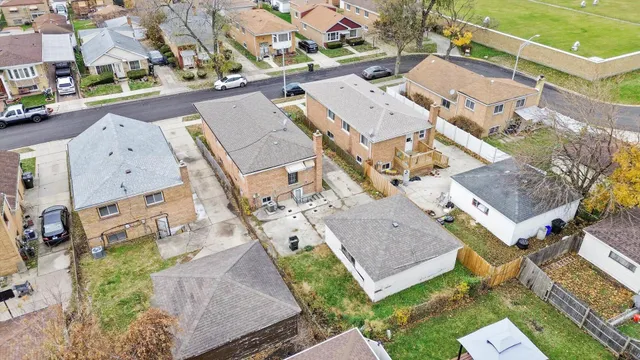 $315,000 | 233 32nd Avenue, Bellwood, IL 60104