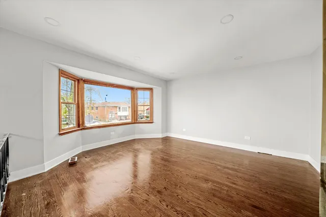 $315,000 | 233 32nd Avenue, Bellwood, IL 60104