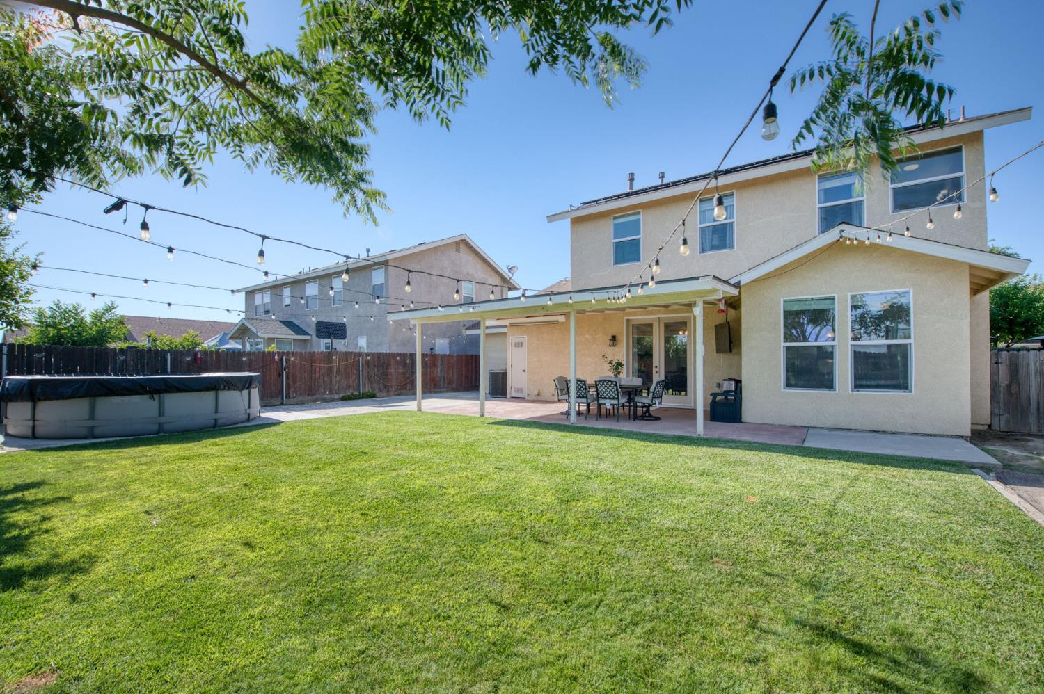 297 West Lilac Avenue Reedley, CA 93654 - Photo 45 of 63