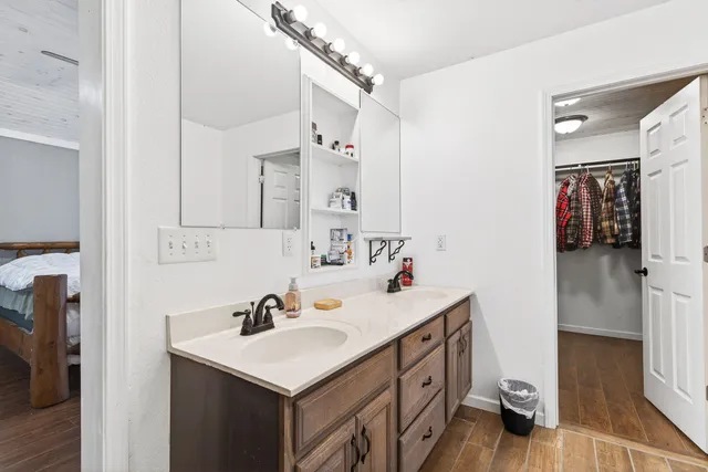 a view of a walk in closet