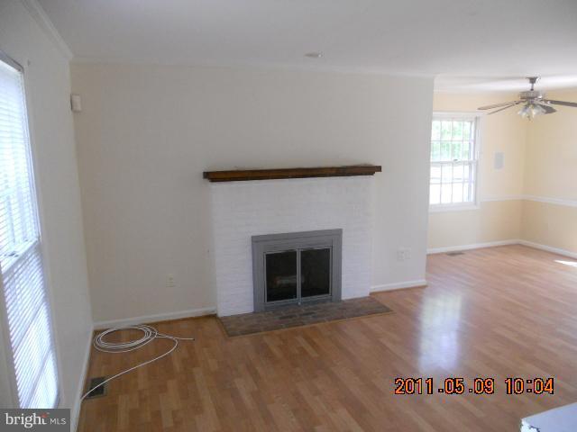 15513 Peach Orchard Road Silver Spring, MD 20905 - Photo 7 of 20 Living Room