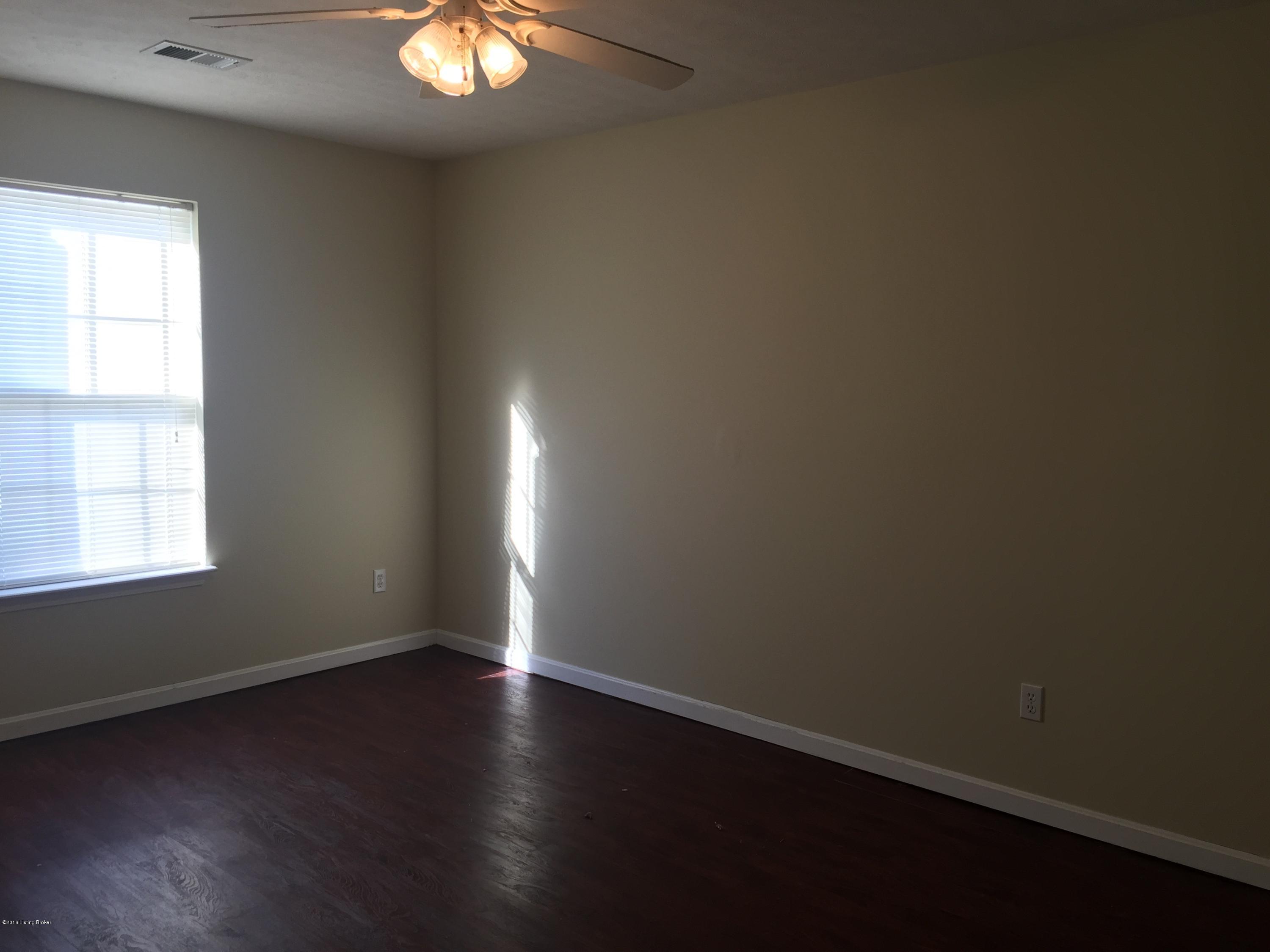 10101 Lancewood Road Louisville, KY 40229 - Photo 6 of 13 Bedroom 3
