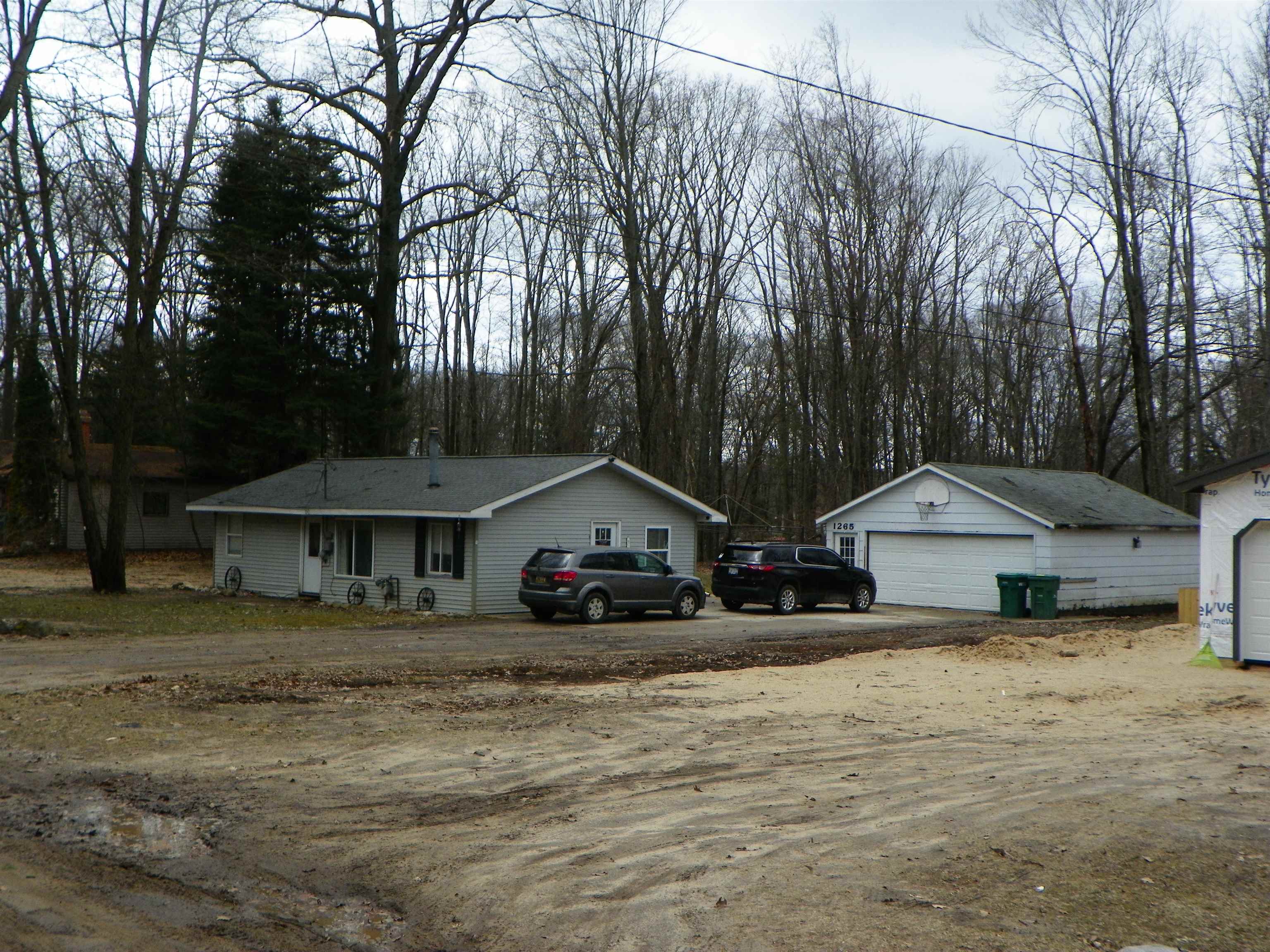 1265 Russell Street Harrison, MI 48625 - Photo 8 of 28