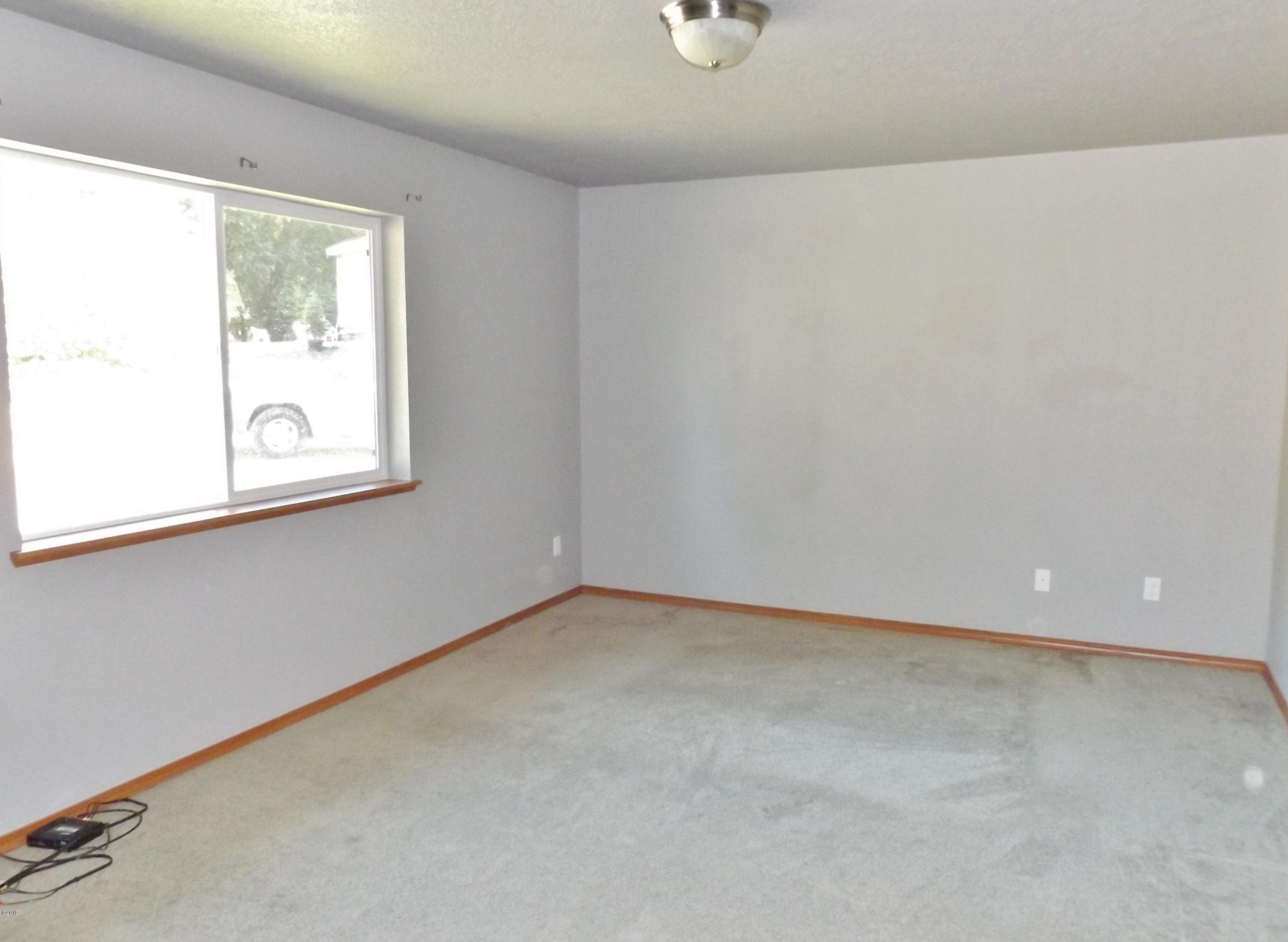 353 East Darkey Creek Road Waldport, OR 97394 - Photo 26 of 35 Bed Room 3