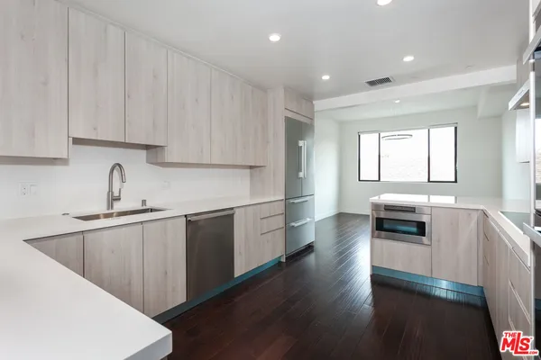 $6,500 | 430 North Maple Drive, Unit 206, Beverly Hills, CA 90210