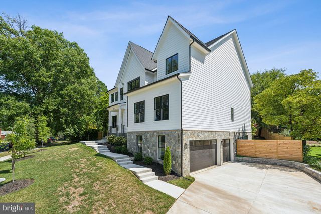 $2,550,000 | 1327 Mayflower Drive, McLean, VA 22101