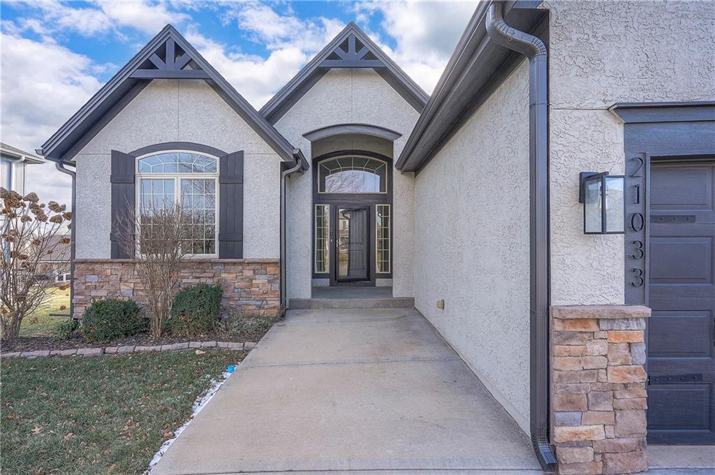 21033 Cooper Street Spring Hill, KS 66083 - Photo 3 of 36