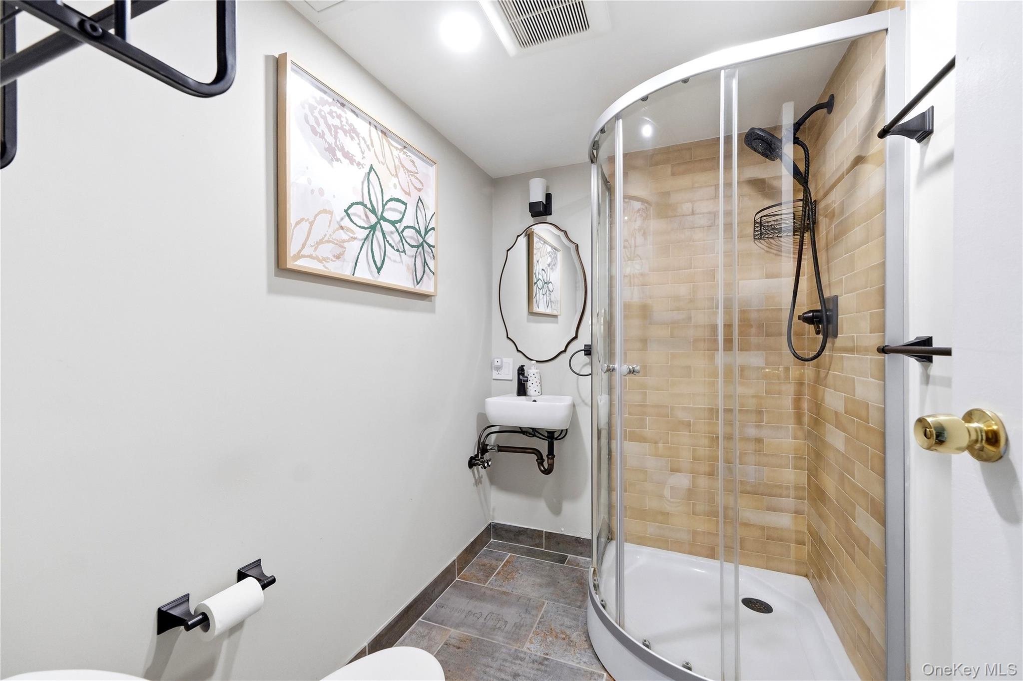 205 Stuart Road Valley Stream, NY 11581 - Photo 20 of 27 Gallery Image 20