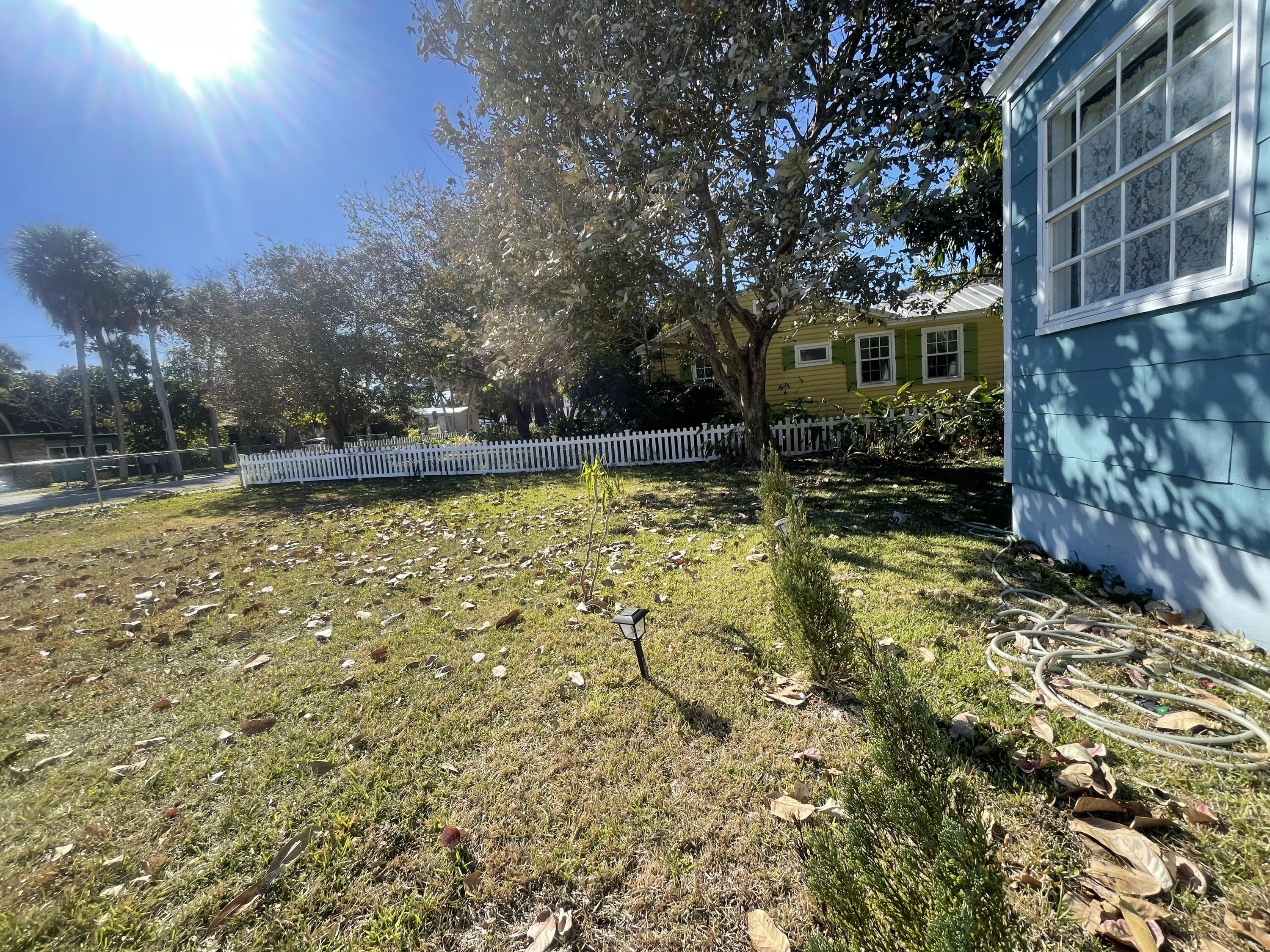 904 Boston Avenue, Unit 2 Fort Pierce, FL 34950 - Photo 5 of 36 IMG_6177