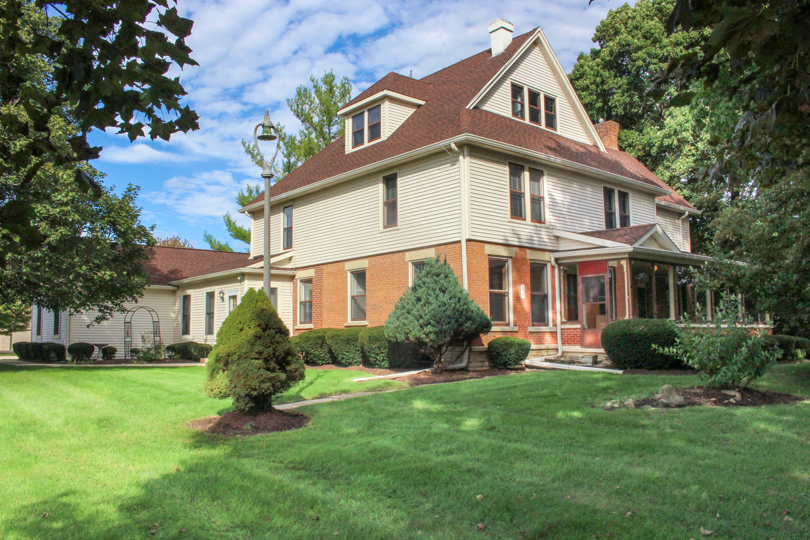 10 Winthrop New Road Sugar Grove, IL 60554 - Photo 1 of 19