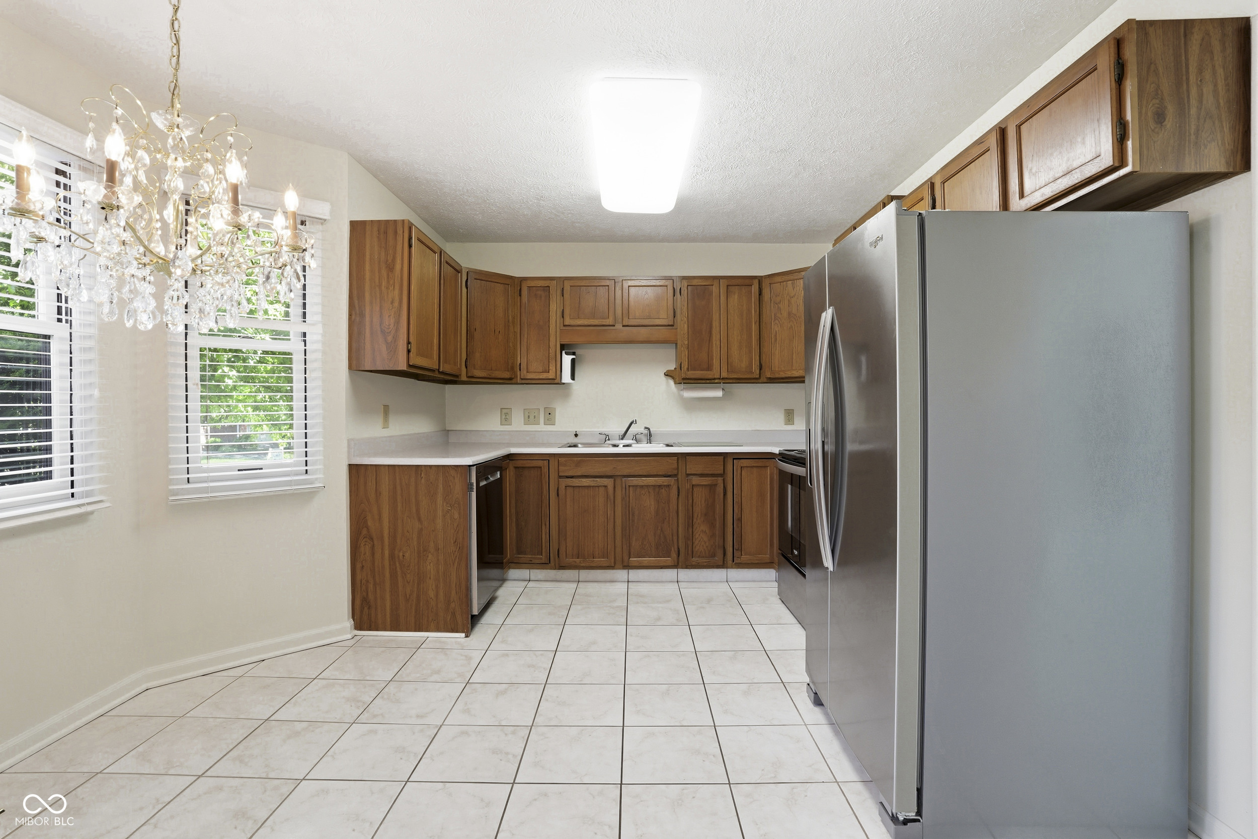 5201 Greenwillow Road Indianapolis, IN 46226 - Photo 5 of 31
