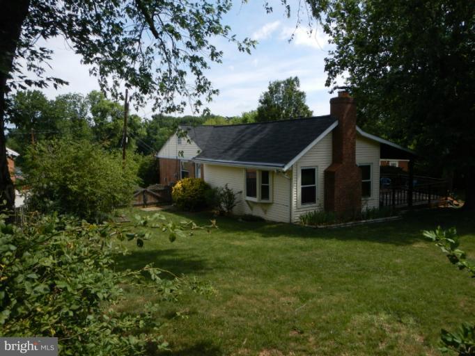 6407 Ronson Court Alexandria, VA 22310 - Photo 14 of 30 Exterior (Rear)