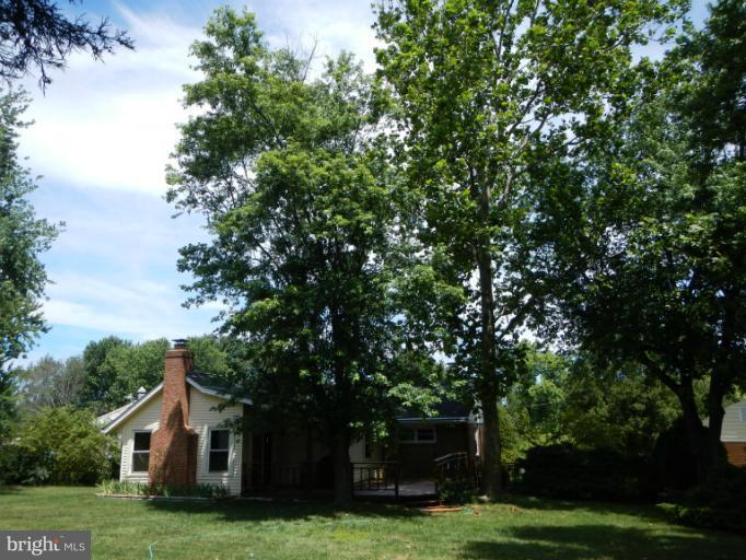 6407 Ronson Court Alexandria, VA 22310 - Photo 20 of 30 Exterior (Rear)