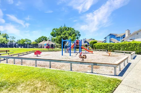 $565,000 | 127 American Way, Vacaville, CA 95687
