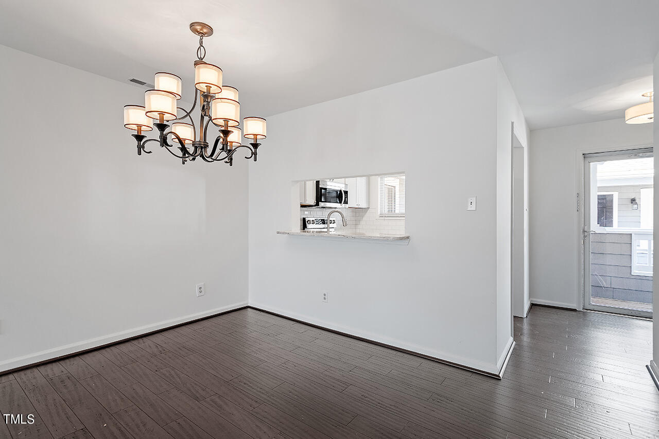 1000 Brighthurst Drive, Unit 302 Raleigh, NC 27605 - Photo 11 of 35 1000 Brighthurst Unit 302
