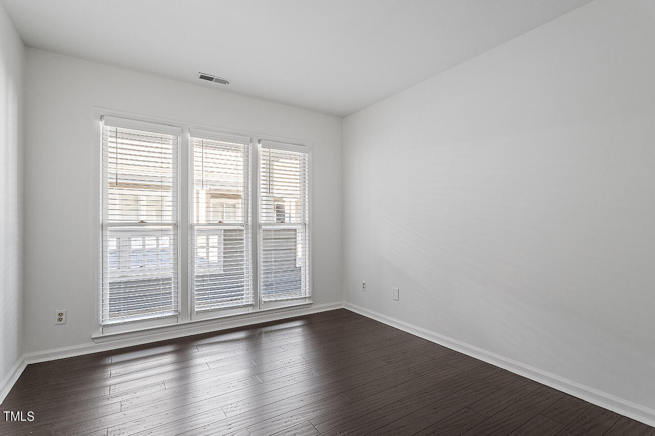 1000 Brighthurst Drive, Unit 302 Raleigh, NC 27605 - Photo 27 of 35 1000 Brighthurst Unit 302