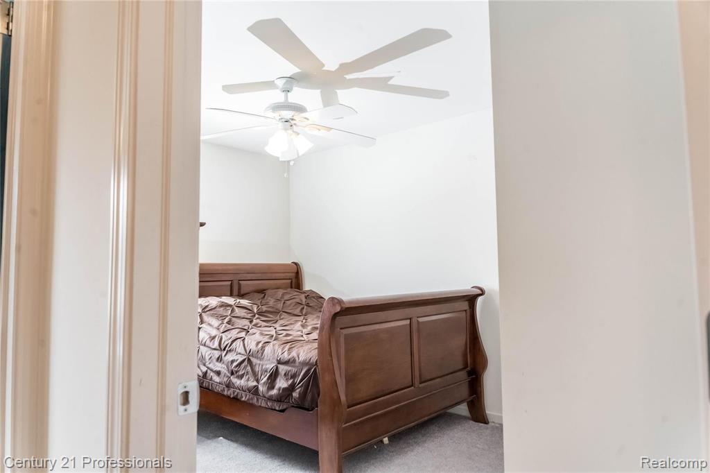2482 Hatchery Road Waterford, MI 48329 - Photo 23 of 37 Gallery Image 23