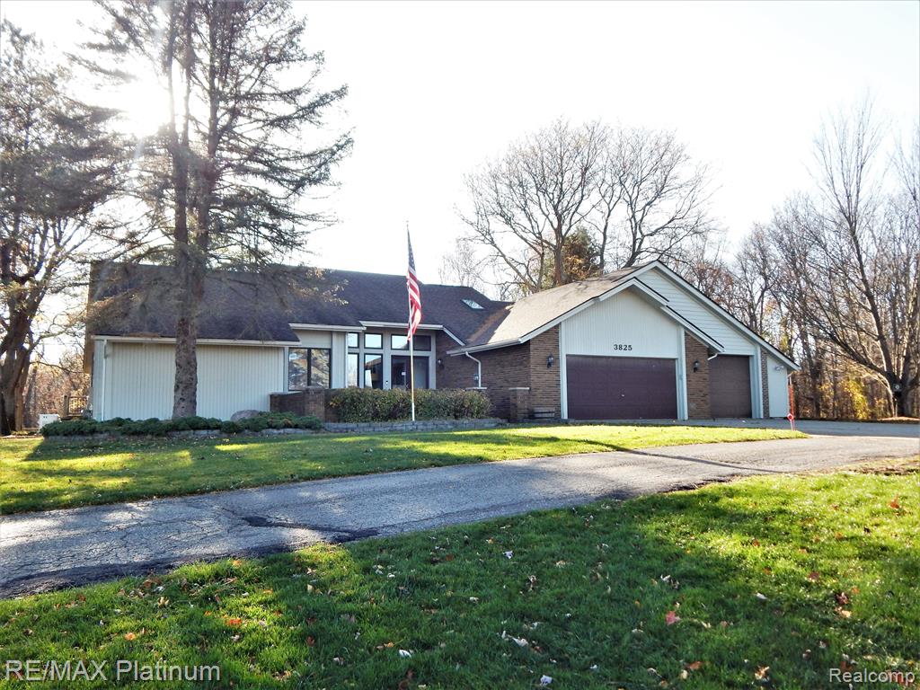 3825 North Hickory Ridge Road Highland, MI 48357 - Photo 2 of 80