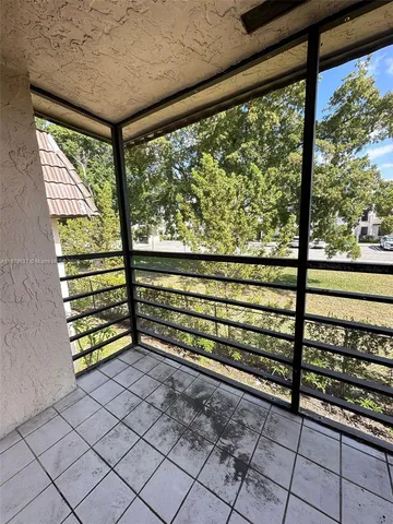 $1,900 | 861 Northeast 209th Terrace, Unit 203, Miami, FL 33179