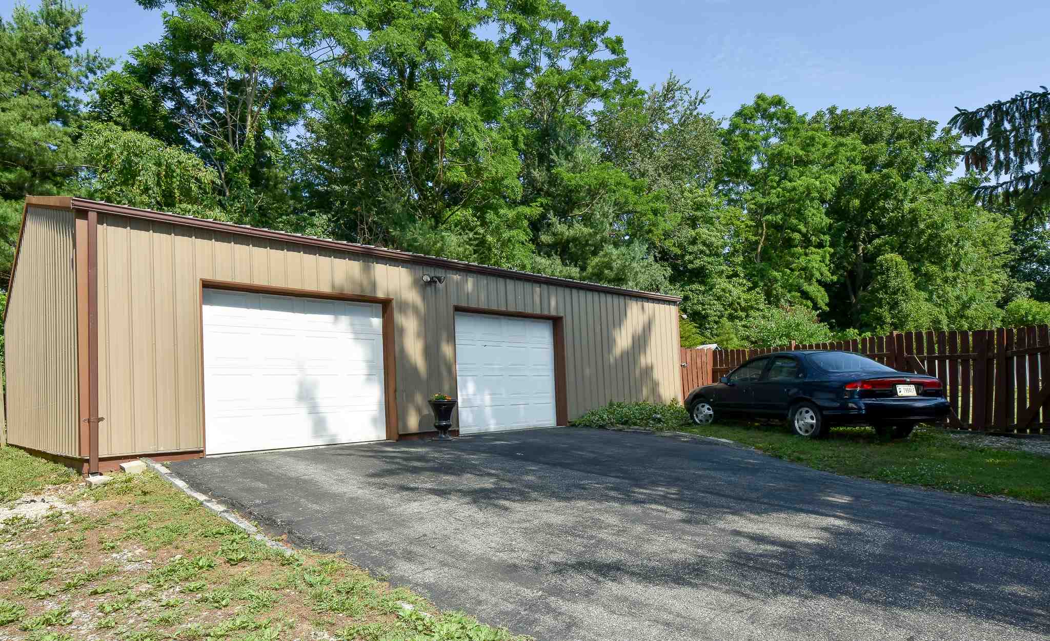 1135 North Logan Road Bloomington, IN 47404 - Photo 4 of 36