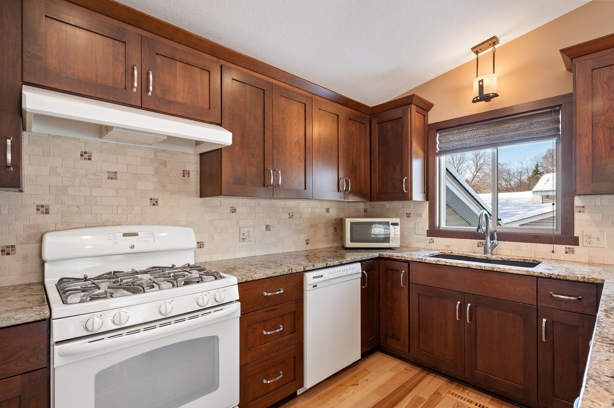 7606 116th Avenue North Champlin, MN 55316 - Photo 5 of 29