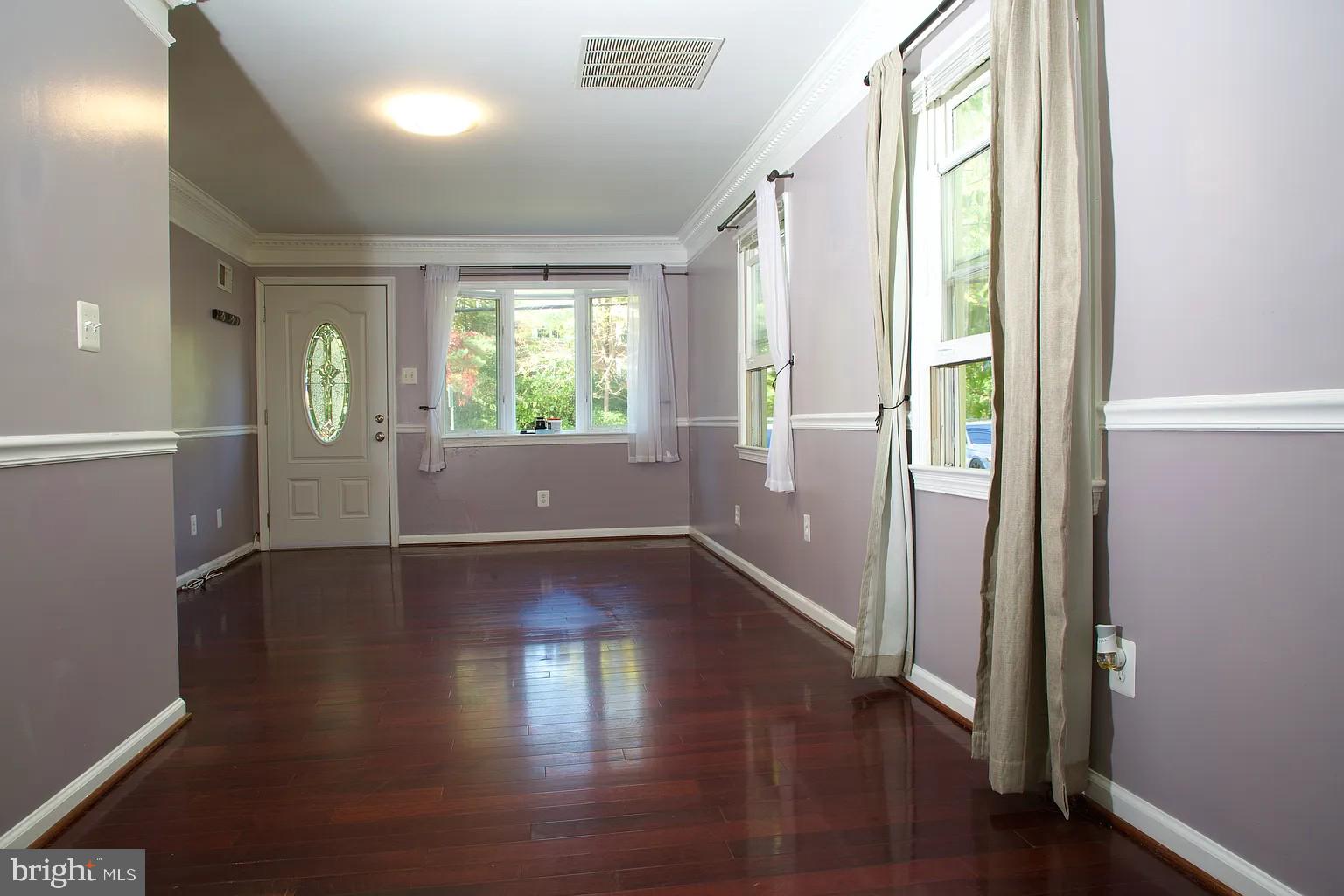 7525 Magarity Road Falls Church, VA 22043 - Photo 2 of 14 Living room