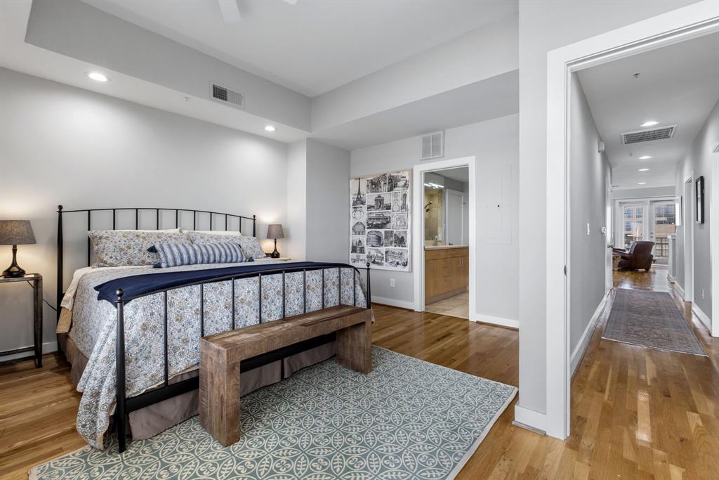 5055 Addison Circle, Unit 731 Addison, TX 75001 - Photo 22 of 40 The primary bedroom has room for a sitting area.