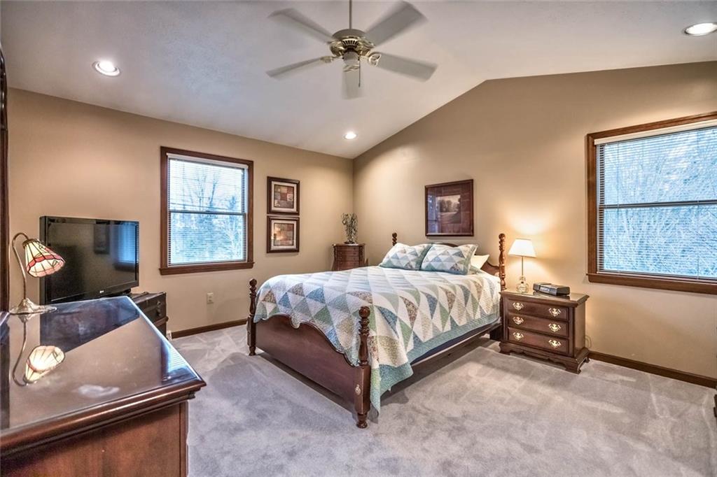 3125 East Hardies Road Gibsonia, PA 15044 - Photo 14 of 22 Spacious master suite - new carpetting