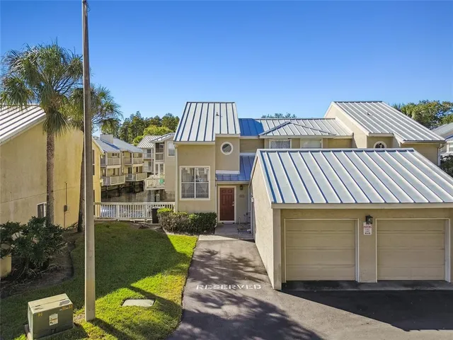 $2,500 | 13022 Arborview Place, Tampa, FL 33618