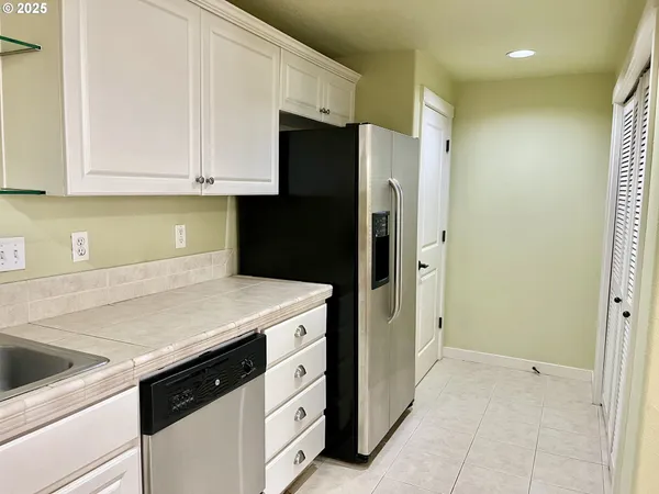 $244,900 | 608 Northeast Roydon Lane, Hillsboro, OR 97006