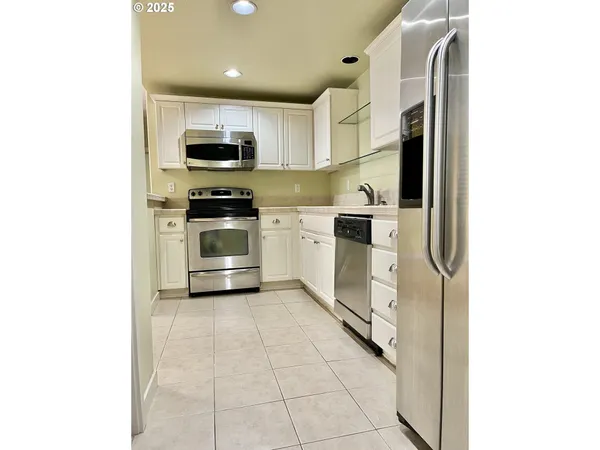 $244,900 | 608 Northeast Roydon Lane, Hillsboro, OR 97006