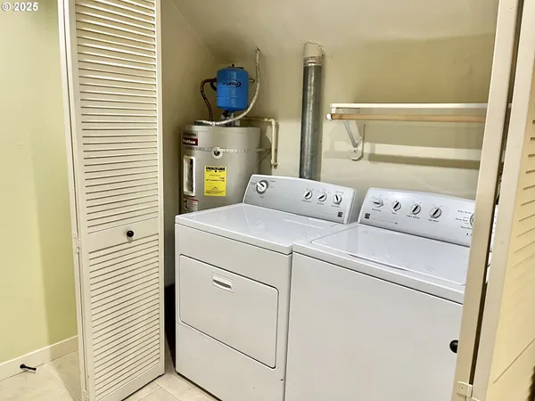 $244,900 | 608 Northeast Roydon Lane, Hillsboro, OR 97006