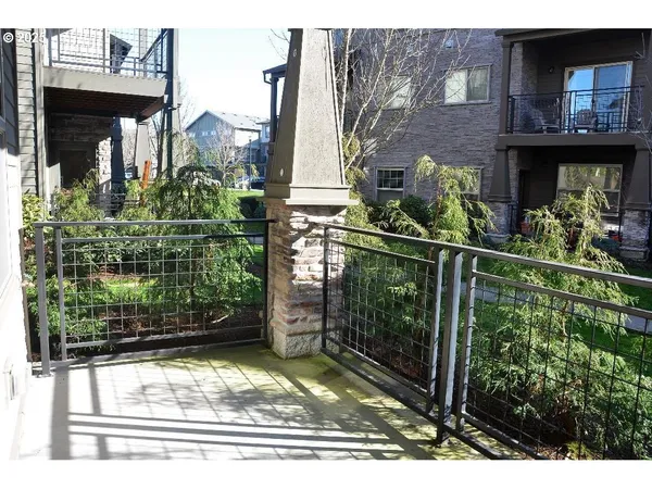 $244,900 | 608 Northeast Roydon Lane, Hillsboro, OR 97006