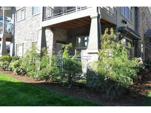 $244,900 | 608 Northeast Roydon Lane, Hillsboro, OR 97006