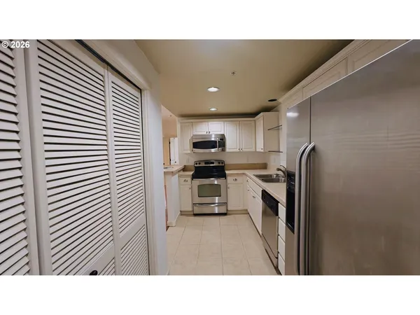 $244,900 | 608 Northeast Roydon Lane, Hillsboro, OR 97006