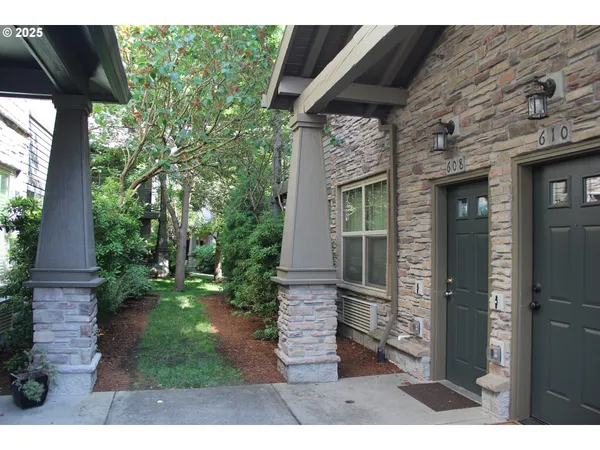 $244,900 | 608 Northeast Roydon Lane, Hillsboro, OR 97006