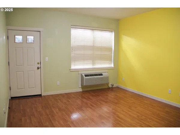 $244,900 | 608 Northeast Roydon Lane, Hillsboro, OR 97006