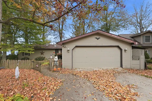 $254,900 | 980 Ln 201b Ball Lake, Hamilton, IN 46742