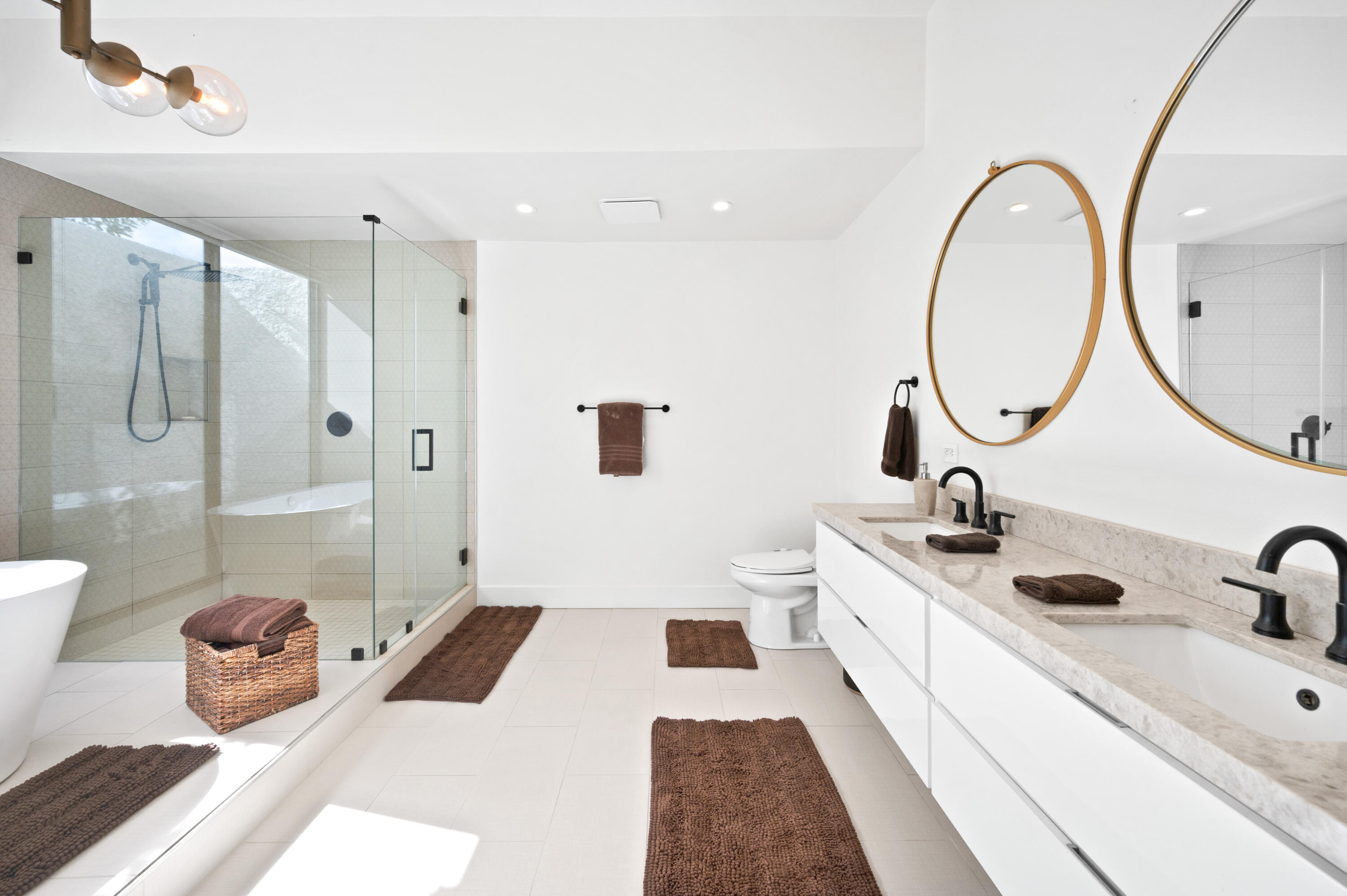 87 Magdalena Drive Rancho Mirage, CA 92270 - Photo 22 of 37 Primary Bathroom