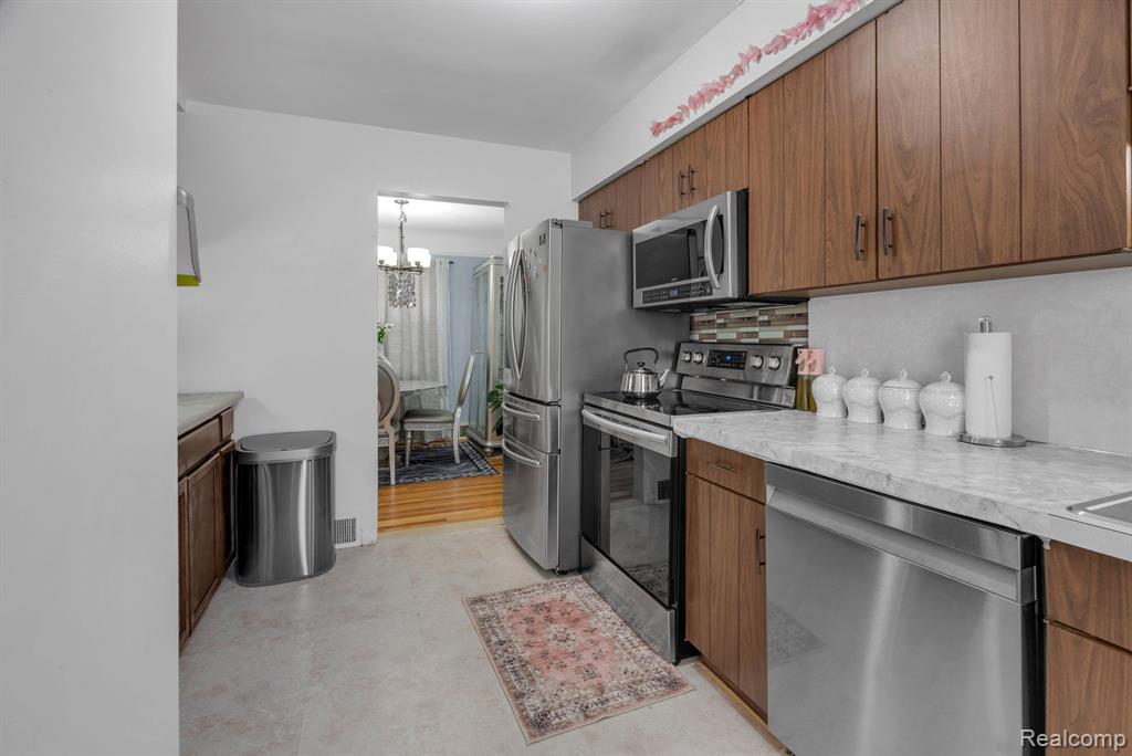 2053 Edgewood Street Dearborn, MI 48124 - Photo 8 of 18