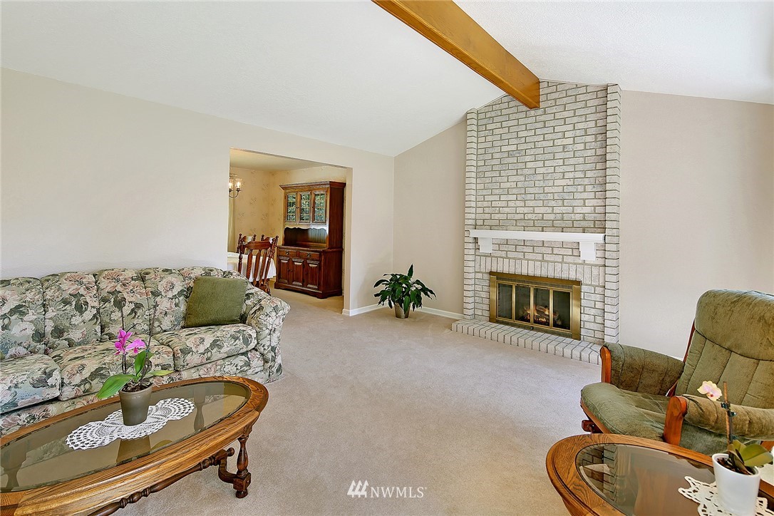15312 106th Avenue Northeast Bothell, WA 98011 - Photo 5 of 23 Gallery Image 5