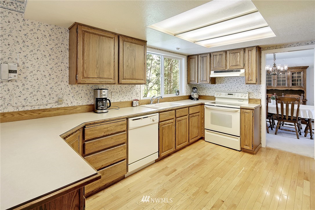 15312 106th Avenue Northeast Bothell, WA 98011 - Photo 8 of 23 Gallery Image 8