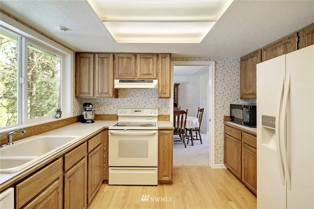 15312 106th Avenue Northeast Bothell, WA 98011 - Photo 9 of 23 Gallery Image 9